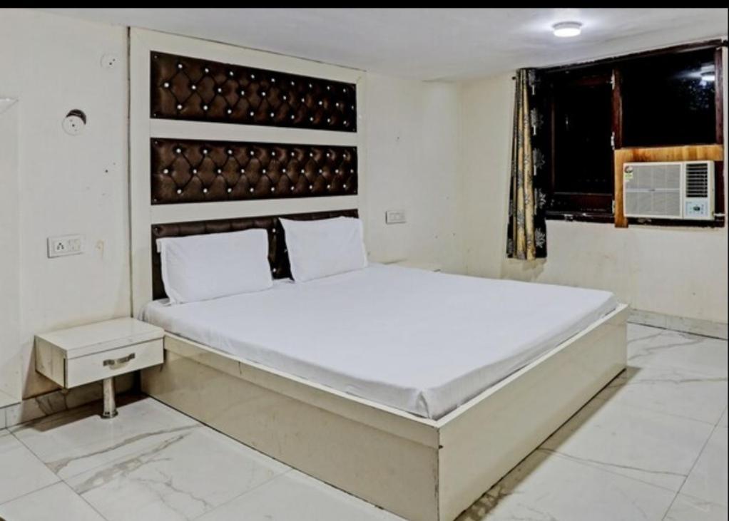 Mishra Residency Otel Amritsar Dış mekan fotoğraf